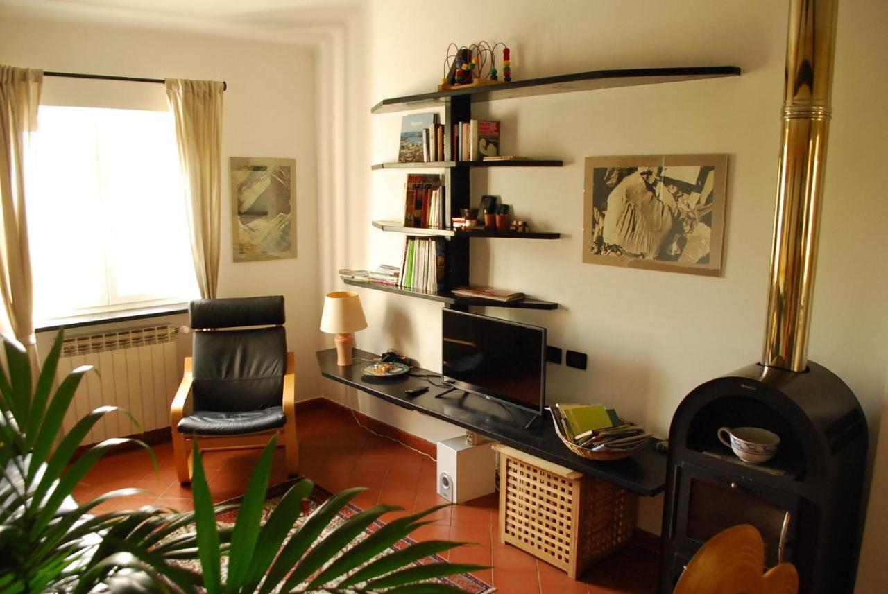 Villa Maia Neirone Buitenkant foto