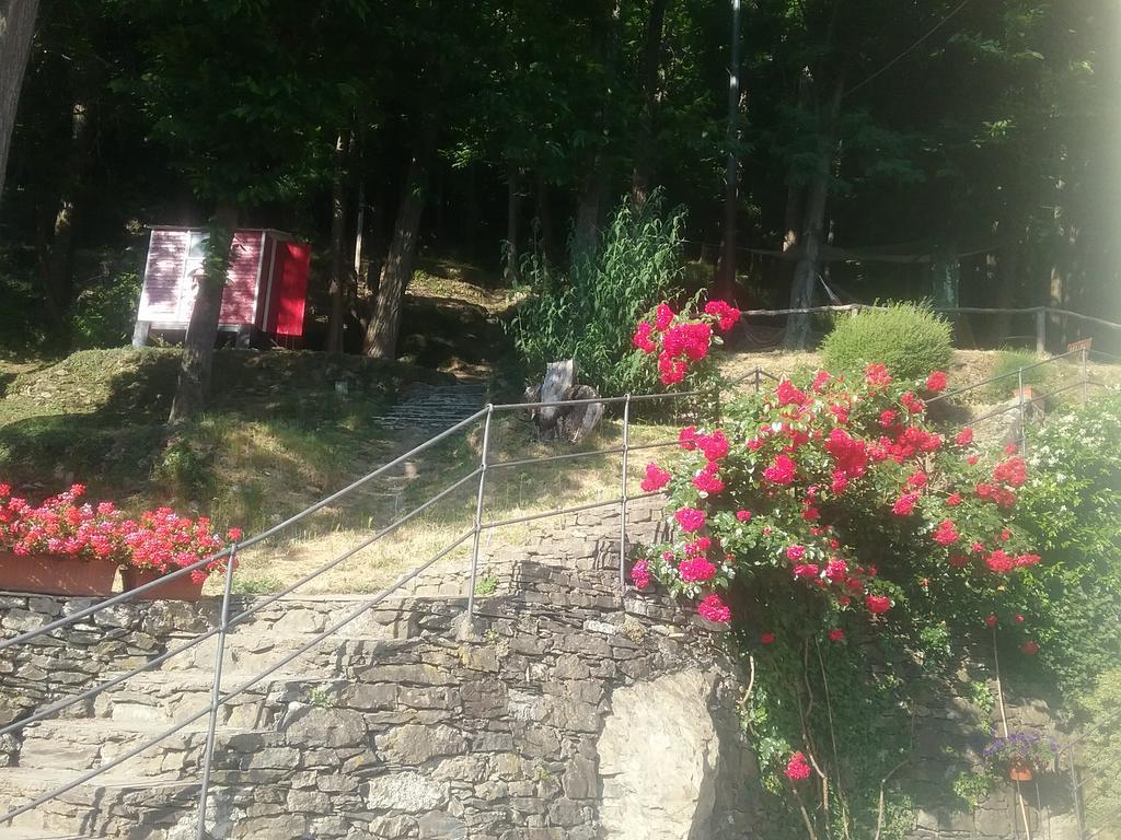 Villa Maia Neirone Buitenkant foto